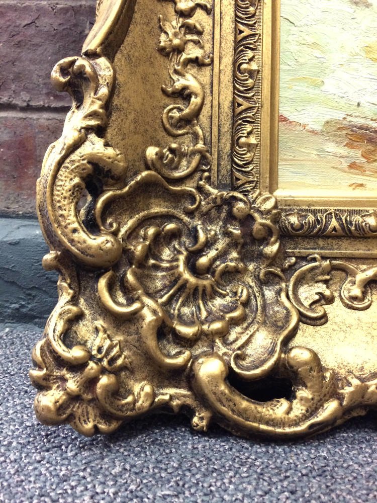 Small swept frame for oil painting