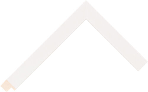 Corner sample of White Flat Linden Frame Moulding
