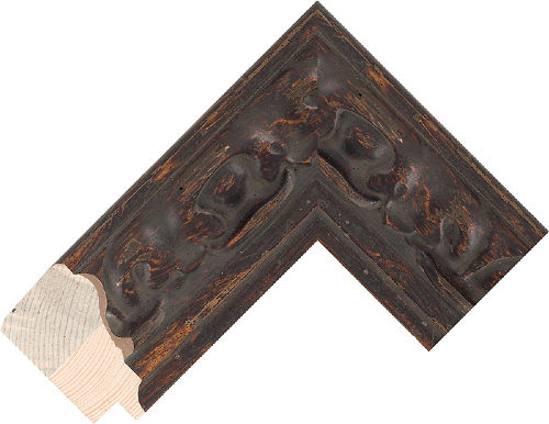 Corner sample of Brown Scoop Pine & Spruce Frame Moulding